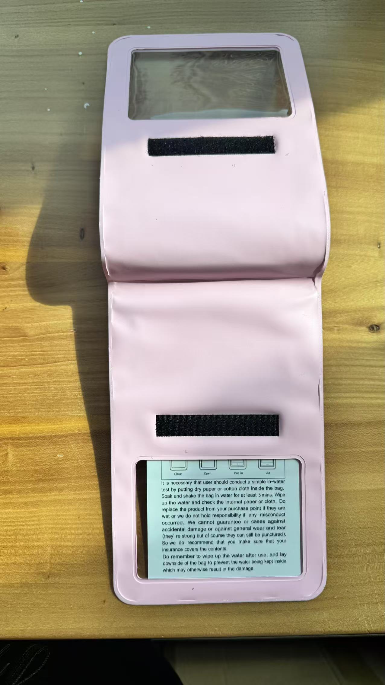 Double-Compartment Waterproof Mobile Phone Pouch: Rear view